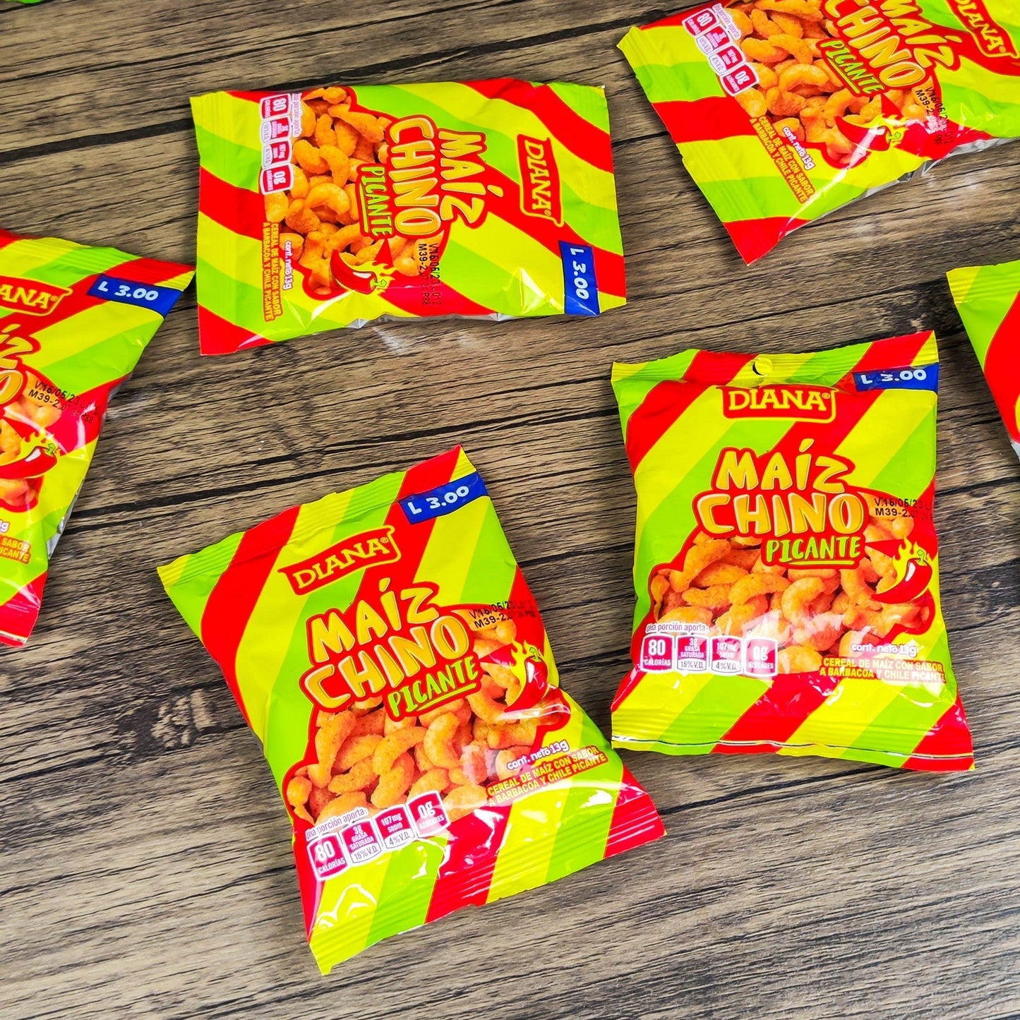 Maiz chino Picante. (6 unidades). Churros pequeños. 13g. Boquitas Diana